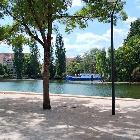 Etoile 21 - Dazzling View Of Canal *