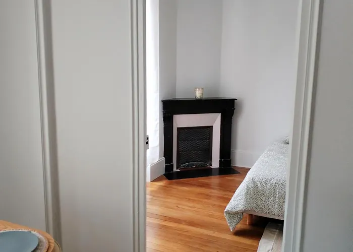 Etoile 21 - Dazzling View Of Canal