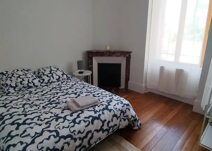 Etoile 21 - Dazzling View Of Canal