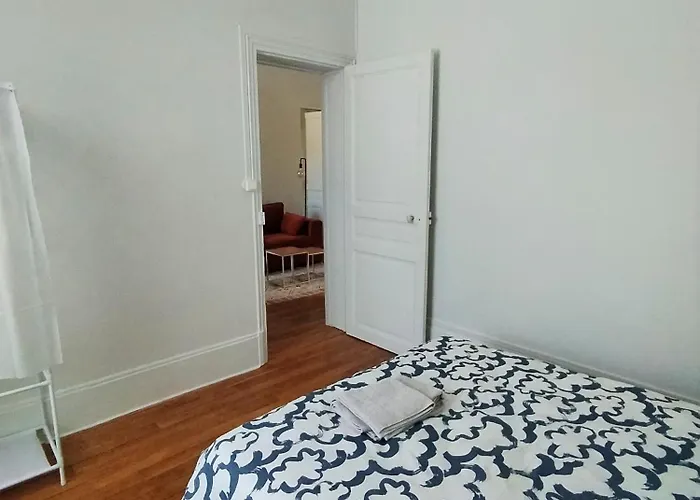 Etoile 21 - Dazzling View Of Canal Apartment Dijon